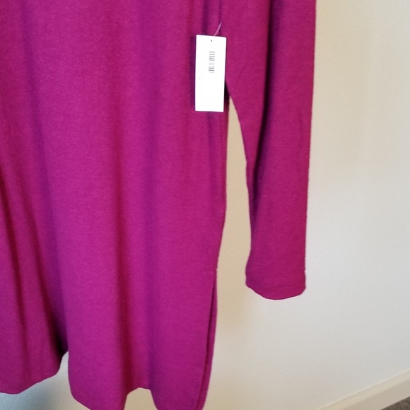 Magenta Tunic with side slits - Picture 2 of 4